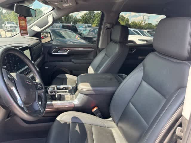 Used 2023 Chevrolet Silverado 1500 RST w/ Rally Edition AWD/4WD image 4