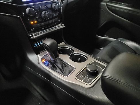 Used 2019 Jeep Grand Cherokee Limited AWD/4WD image 26