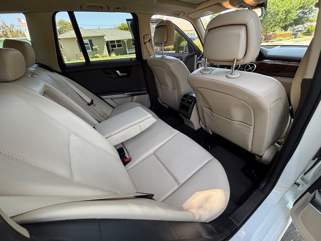 Used 2014 Mercedes-Benz GLK 350 4MATIC image 35