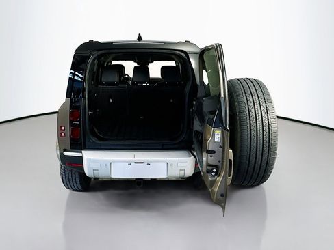 Used 2020 Land Rover Defender 110 SE AWD/4WD image 29