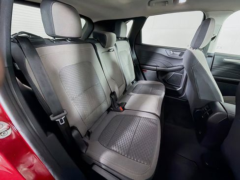 Used 2022 Ford Escape SE w/ SE Sport Appearance Package image 28