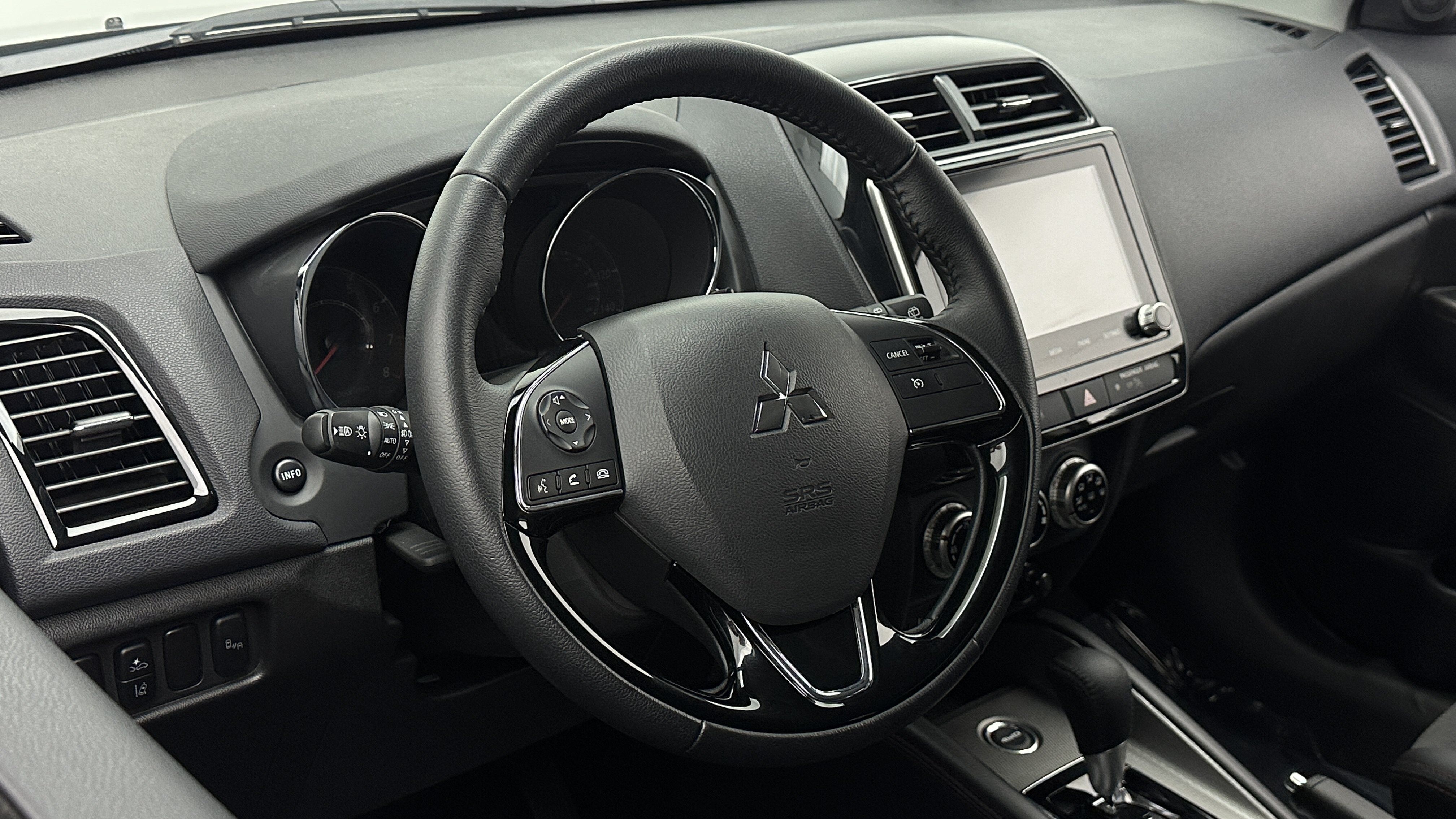 Used 2026 Mitsubishi Outlander Sport SE AWD/4WD image 8