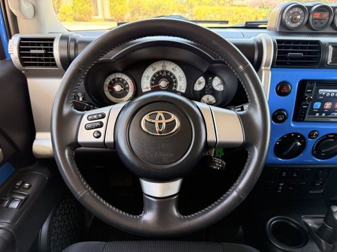 Used 2007 Toyota FJ Cruiser 4WD w/ Upgrade Pkg 1 image 17