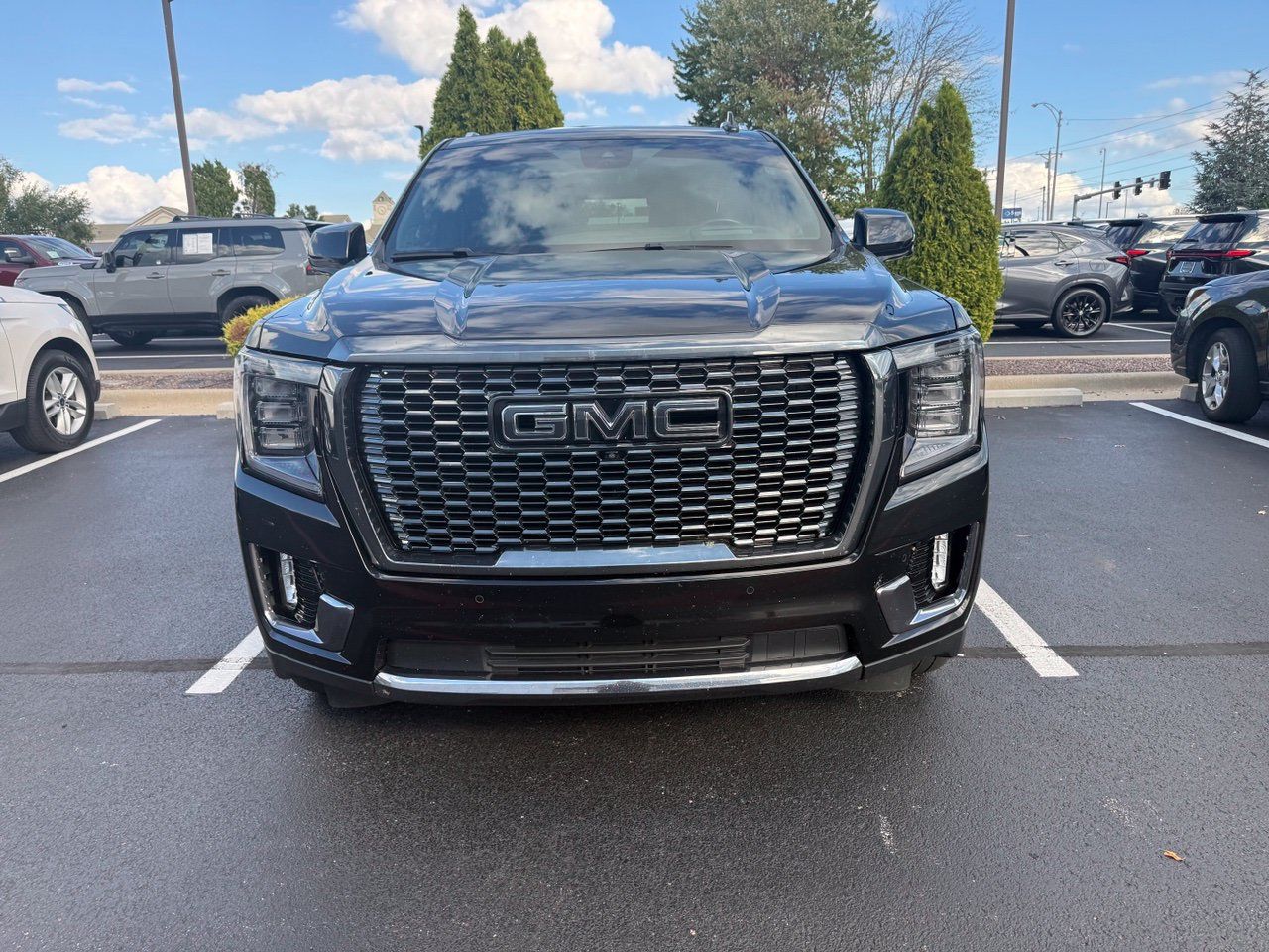 Used 2024 GMC Yukon Denali Ultimate AWD/4WD image 1
