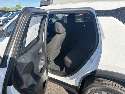 New 2026 Chevrolet Equinox LT AWD/4WD image 10