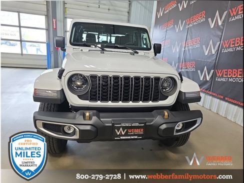 New 2026 Jeep Gladiator Sport AWD/4WD image 2