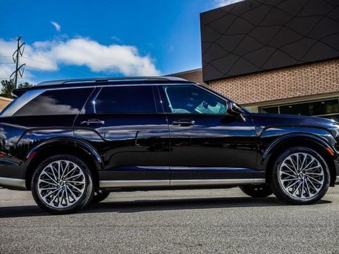 Certified 2026 Hyundai Palisade Calligraphy FWD image 6