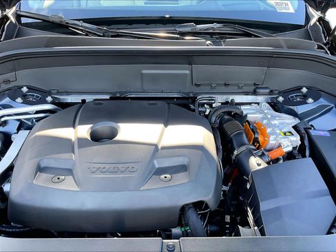 New 2026 Volvo XC90 T8 Ultra w/ Protection Package Premier image 13