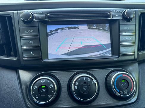 Used 2015 Toyota RAV4 LE AWD/4WD image 21