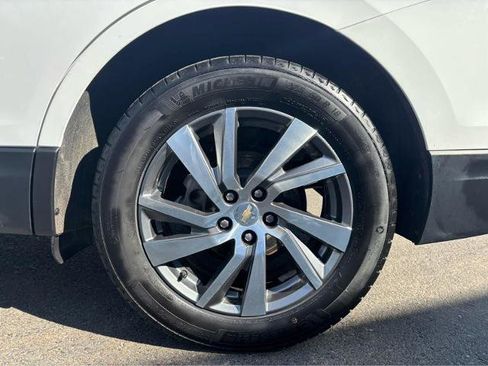 Used 2024 Chevrolet Equinox Premier AWD/4WD image 4