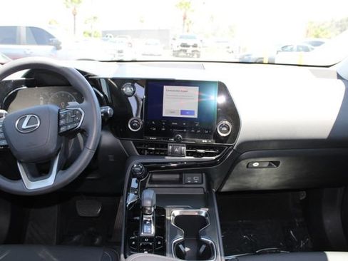 Certified 2025 Lexus NX 250 FWD image 10