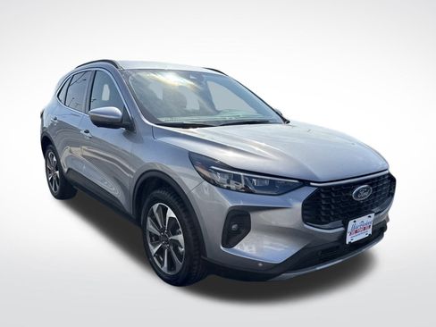 Used 2024 Ford Escape Platinum image 8