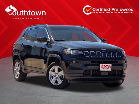 Certified 2022 Jeep Compass Latitude w/ Sun and Sound Group AWD/4WD image 1