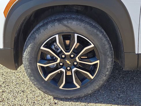 Used 2023 Chevrolet TrailBlazer ACTIV w/ Driver Confidence Package image 11