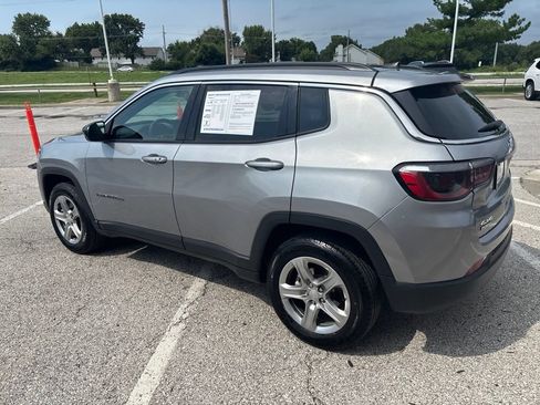 Used 2024 Jeep Compass Latitude AWD/4WD image 19