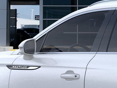 New 2022 Lincoln Nautilus Reserve w/ Luxury Package image 20