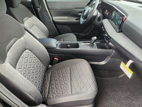 New 2026 Nissan Kicks SV image 10