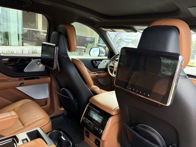 Used 2020 Lincoln Aviator Black Label w/ Dynamic Handling Package AWD/4WD image 24