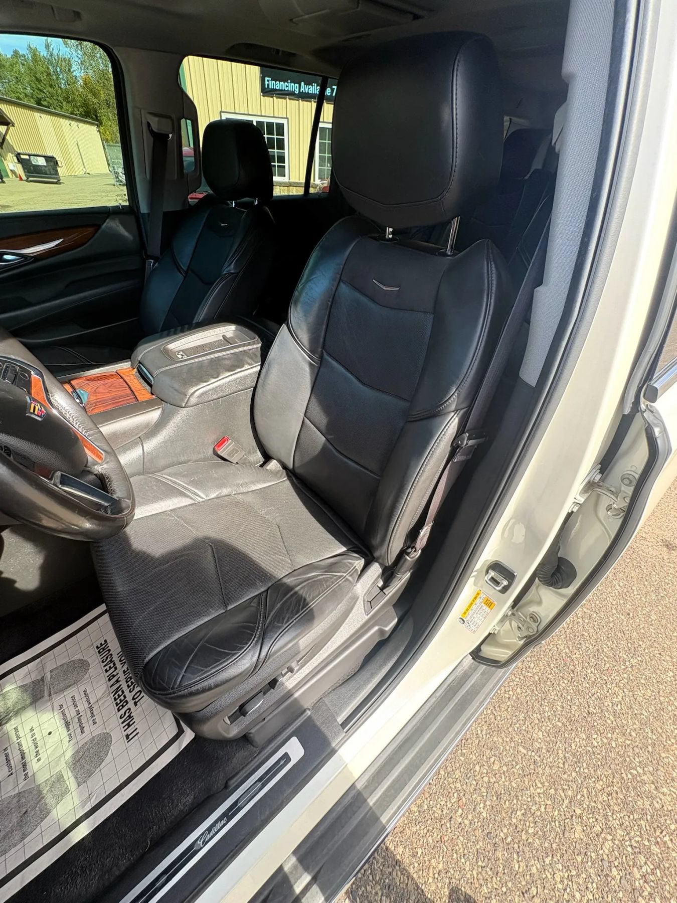 Used 2015 Cadillac Escalade ESV Luxury AWD/4WD image 17