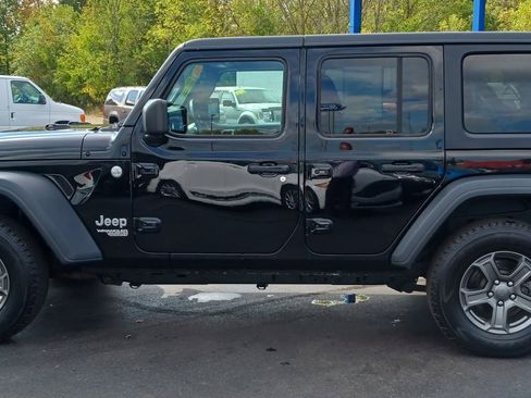 Used 2019 Jeep Wrangler Unlimited Sport S image 40