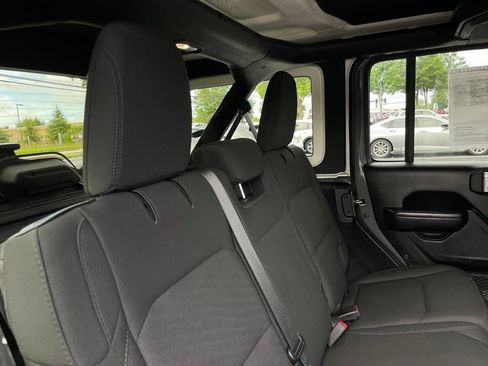 Used 2021 Jeep Wrangler Unlimited Sport AWD/4WD image 36