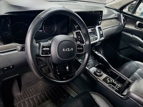 Used 2022 Kia Sorento S image 16
