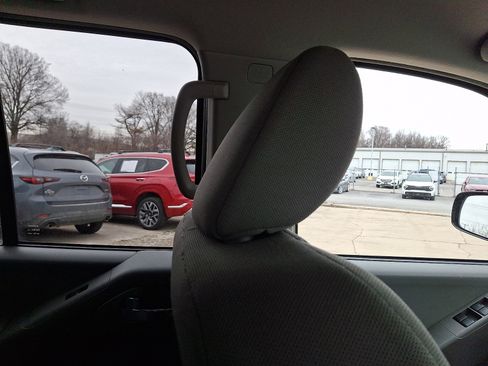 Used 2020 Nissan Frontier SV image 13