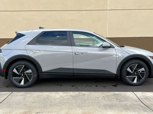 New 2026 Hyundai Ioniq 5 SEL image 4