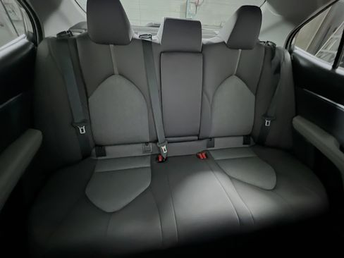 Used 2022 Toyota Camry LE FWD image 33