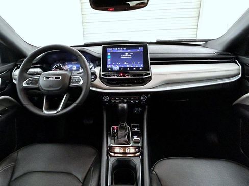 Certified 2025 Jeep Compass Limited image 13