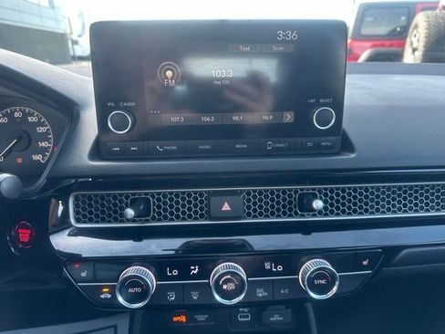 Used 2022 Honda Civic EX image 10
