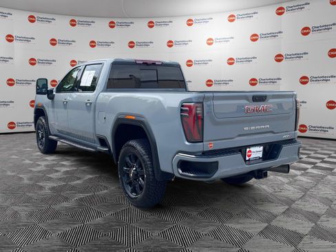 Used 2024 GMC Sierra 2500 AT4 w/ AT4 Premium Plus Package AWD/4WD image 3