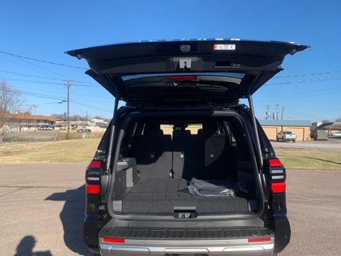 New 2026 Toyota 4Runner Limited AWD/4WD image 28
