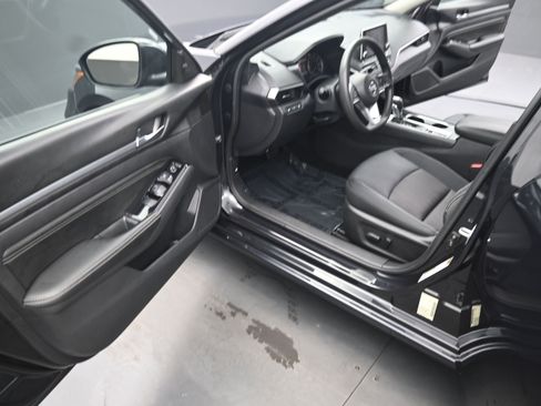 Used 2021 Nissan Altima 2.5 SV image 14