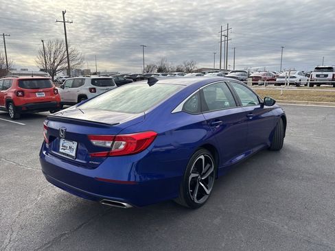 Used 2022 Honda Accord Sport image 3