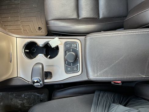 Used 2014 Jeep Grand Cherokee Summit image 31