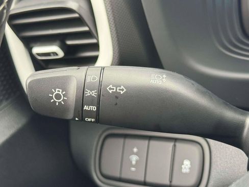 New 2026 Hyundai Venue SEL FWD image 18
