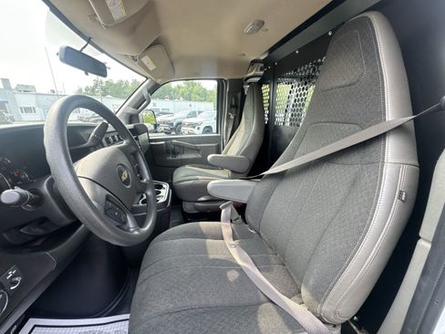 Used 2023 Chevrolet Express 2500 w/ Driver Convenience Package image 19