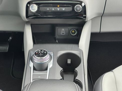 New 2026 Ford Escape Platinum w/ Class II Trailer Tow Package image 9