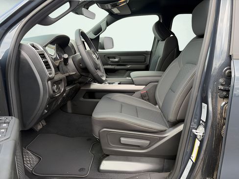 New 2026 RAM 1500 Express AWD/4WD image 9