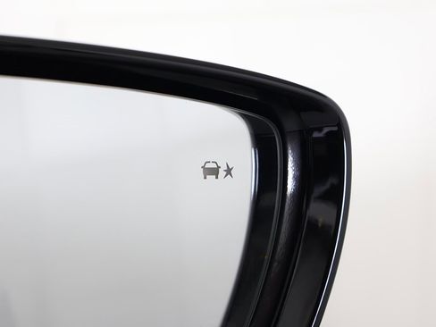 Used 2023 Buick Enclave Avenir w/ Avenir Technology Package image 47