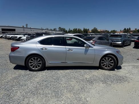 Used 2010 Lexus LS 460 RWD image 4