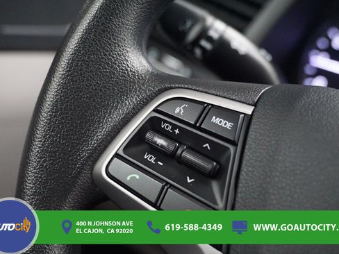 Used 2017 Hyundai Elantra SE FWD image 17