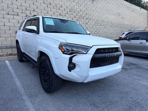 Used 2020 Toyota 4Runner SR5 RWD image 2