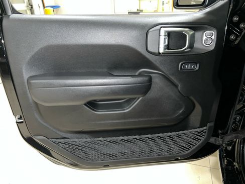 Used 2022 Jeep Wrangler Unlimited Sport AWD/4WD image 15