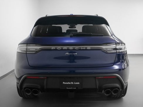 Certified 2025 Porsche Macan image 11