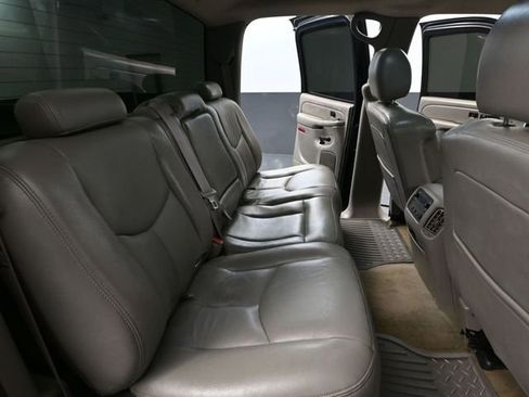 Used 2004 GMC Sierra 2500 SLT w/ Heavy-Duty Power Package image 40