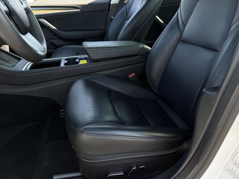 Used 2023 Tesla Model 3 Standard Range image 9
