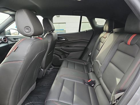 Used 2025 Chevrolet Trax RS w/ Driver Confidence Package image 10