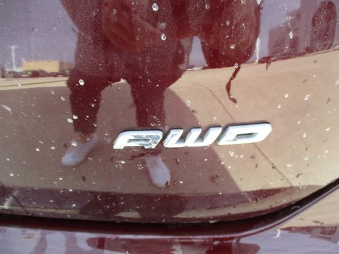 Used 2024 Ford Edge SEL w/ Convenience Package image 5